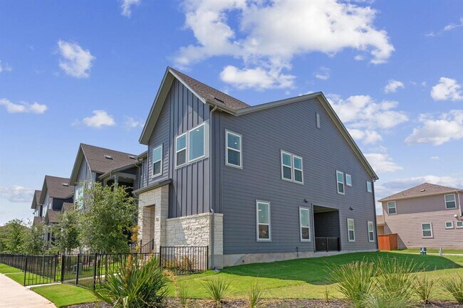 Building Photo - 213 Flowers Ave