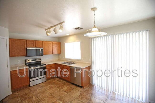 Building Photo - 12203 W Windrose Dr