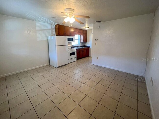 Foto del edificio - 1406 SW 18th Pl