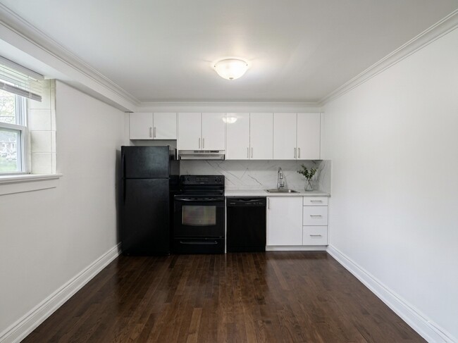 Building Photo - 92 Trethewey Dr
