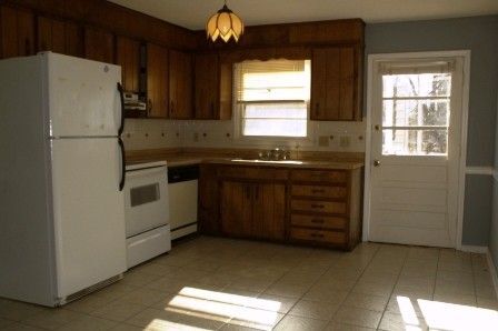 Kitchen - 124 Hunter Dr