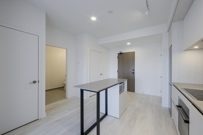 Building Photo - 34-10034 Tubman Ave