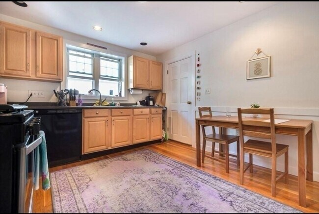 Building Photo - 6 Seagrave Rd