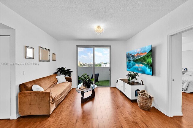 Foto del edificio - 36 NW 6th Ave