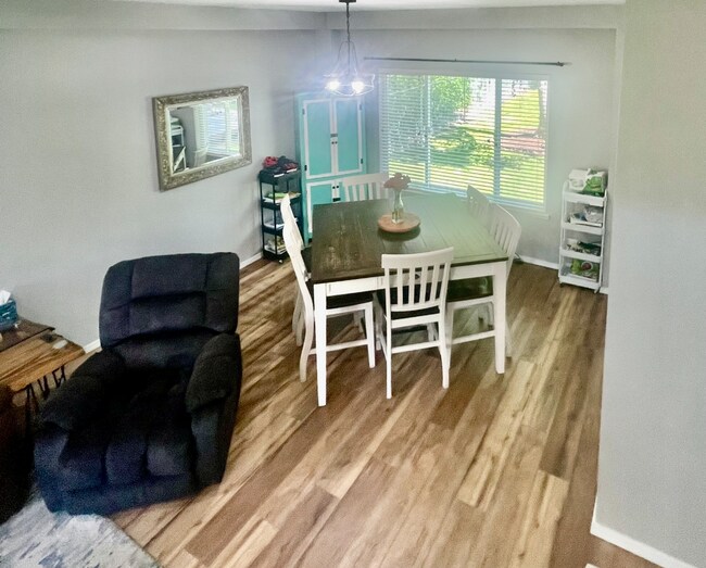 Building Photo - Fantastic 4 bedroom single family home wit...