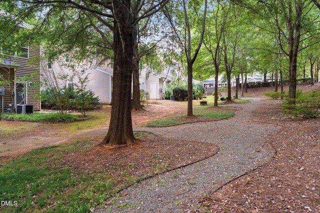 Foto del edificio - 8819 Orchard Grove Way