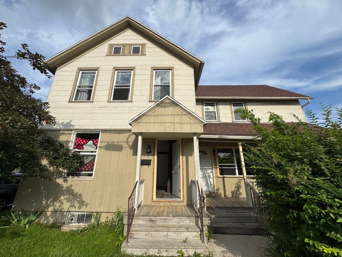 Primary Photo - 921 S 16th St