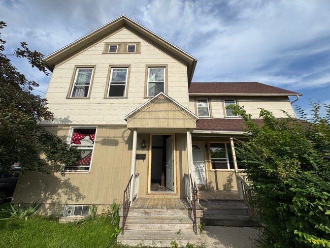 Building Photo - 921 S 16th St