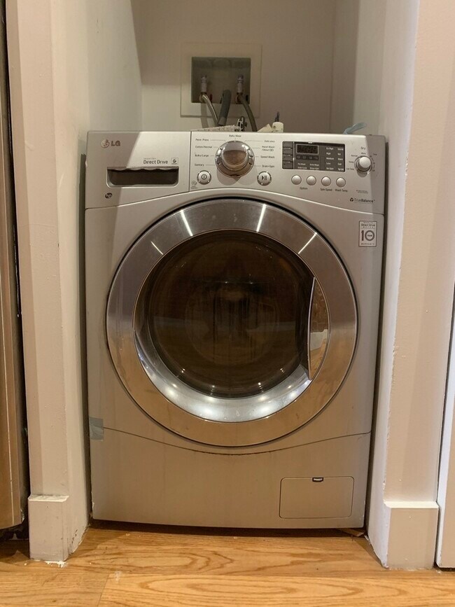 Building Photo - 649 9th Ave