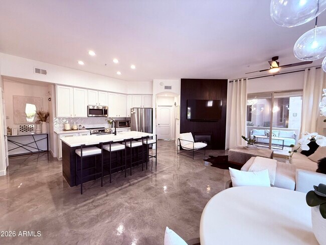 Foto del edificio - 11000 N 77th Pl