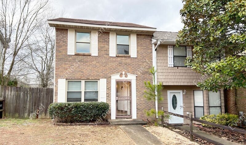 Primary Photo - 2435 Hampstead Dr