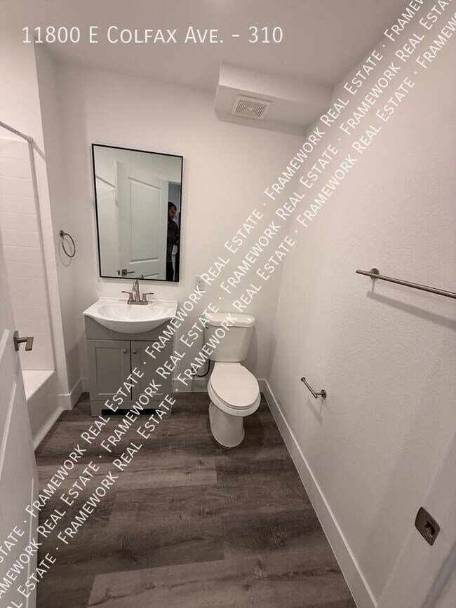 Foto del edificio - 11800 E Colfax Ave