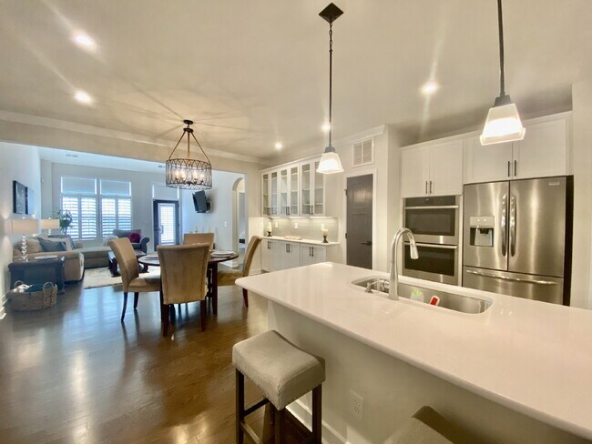 Foto del edificio - GORGEOUS TOWNHOME IN SOUTH PARK