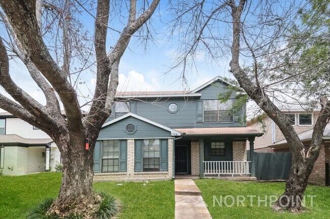 Foto del edificio - 3 BR/2BA | Updated Single Family Home |  Private backyard | In Dallas!