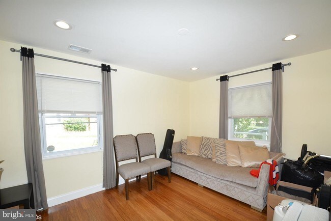 Foto del edificio - 6317 Everglades Dr