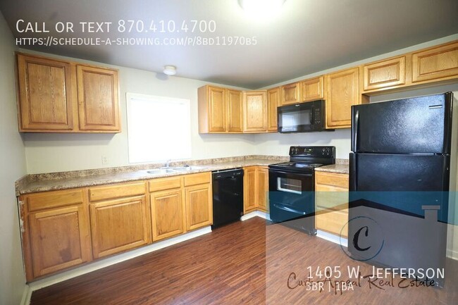 Building Photo - Recently renovated 3 bed 1 bath home - Jon...