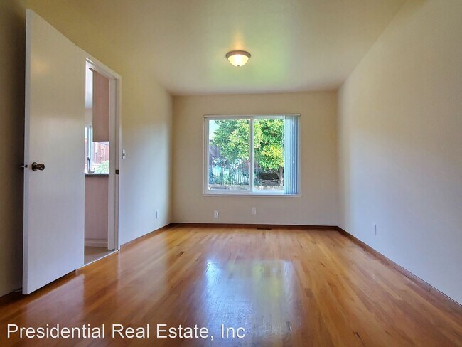 Building Photo - 5 br, 2.5 bath House - 2415 Lacey Dr