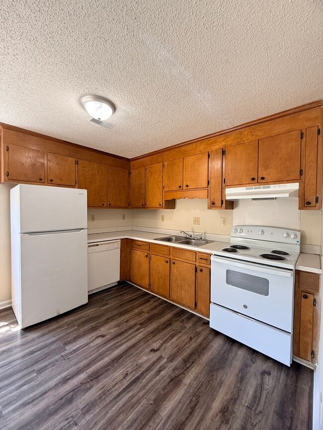 Ivy Court Apartments – 2 Bedroom, 1 Bath | Greenville, NC - Ivy Court Apartments – 2 Bedroom, 1 Bath | Greenville, NC