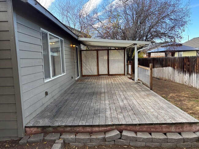 Foto del edificio - Desirable one Level Home in SW Redmond!