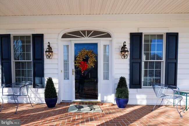 Foto del edificio - 7058 Thomas Ln