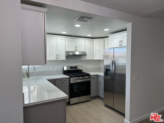 Foto del edificio - 79041 Ave 42