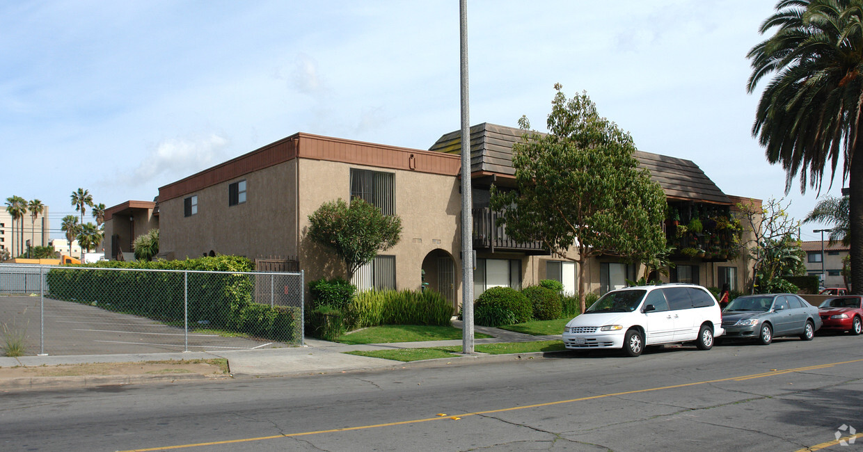 Building Photo - 1106 Locust Ave