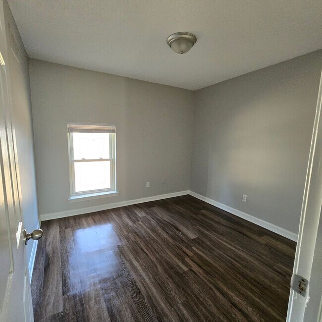 Building Photo - 2945 Brook Cove