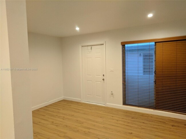 Building Photo - 14154 SW 88th Ave