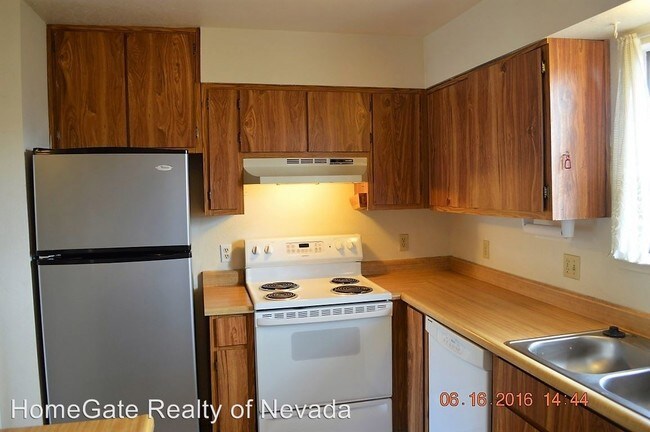 Building Photo - 2 br, 1 bath House - 3198 Cache Peak Drive