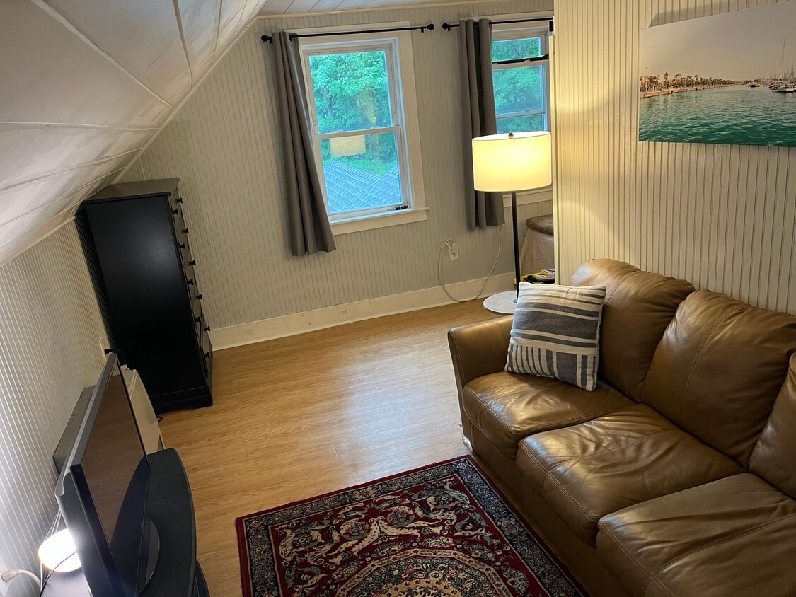 9 Federal St Unit 2nd Floor Apartment, Dover, NH 03820 Apartments in