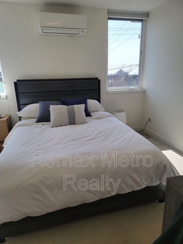 1804 E Spruce St, Seattle, WA 98122 Townhouse for Rent in Seattle, WA