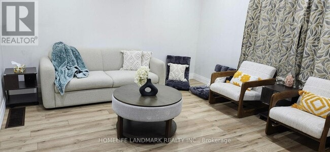 Photo du bâtiment - 335 Shamrock Ct