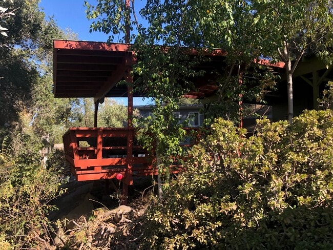Building Photo - 9827 Shadow Rd