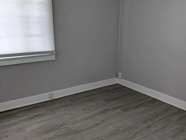 Foto del edificio - 4318 Dwight St