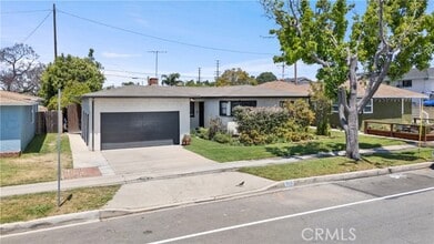 Building Photo - 923 W Maple Ave