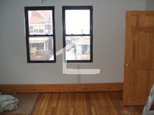 Foto del edificio - 2 Full Bathrooms, Laundry, Parking, Recent...