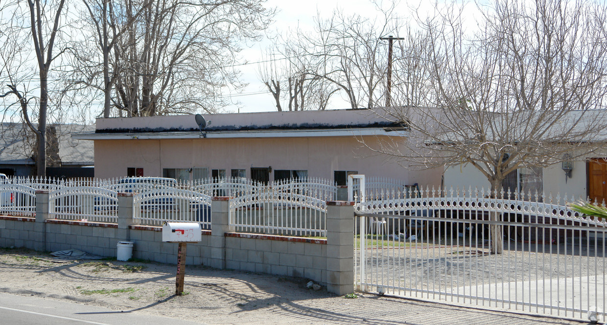 Primary Photo - 2155-2167 Darby St