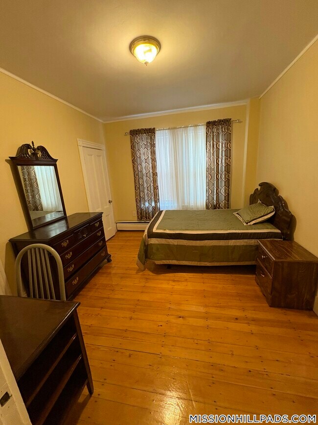 Foto del edificio - 123-125 Hillside St.