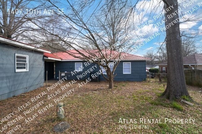 Building Photo - 1407 10th Ave SE