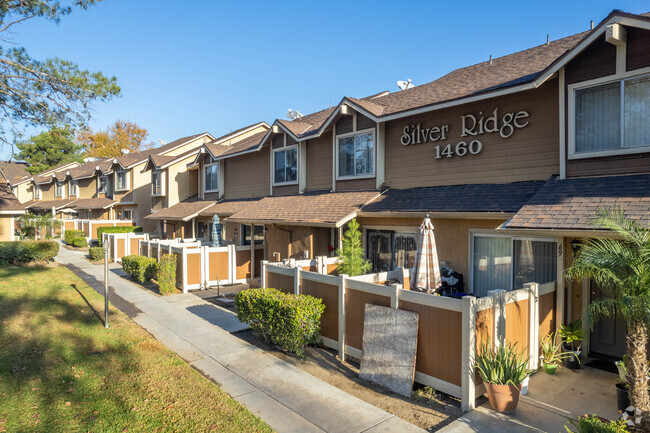 Building Photo - Silver Ridge Condominiums