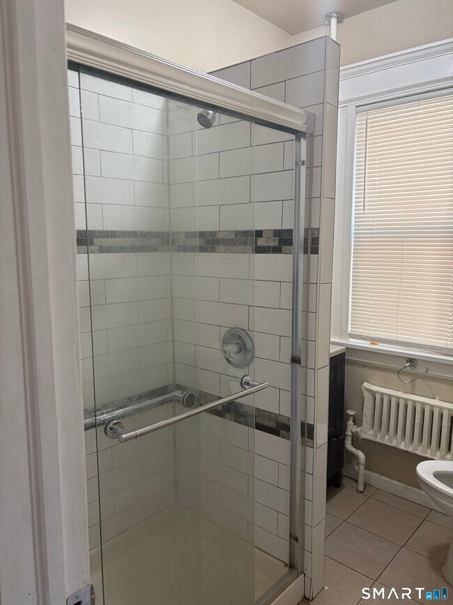 Foto del edificio - 252 Maplewood Ave