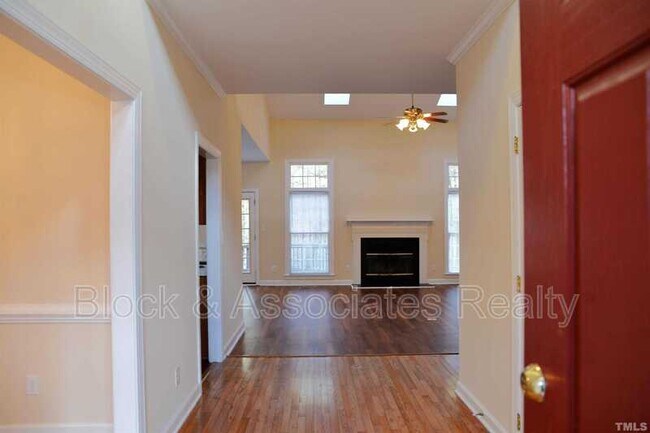 Building Photo - 105 Birch Glen Ct