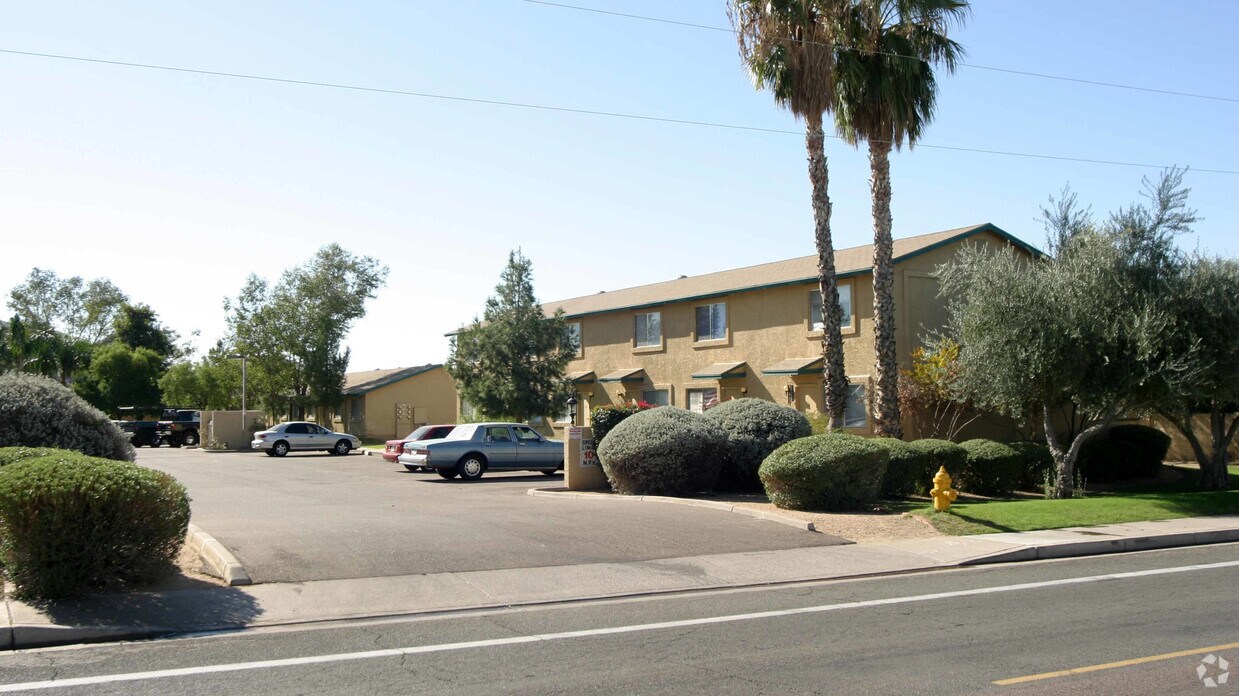 Primary Photo - Grovers East Apartments