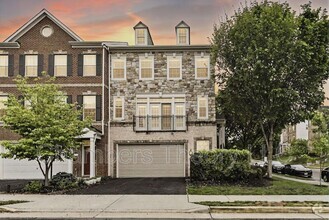 Building Photo - 1769 Moultrie Terrace NE