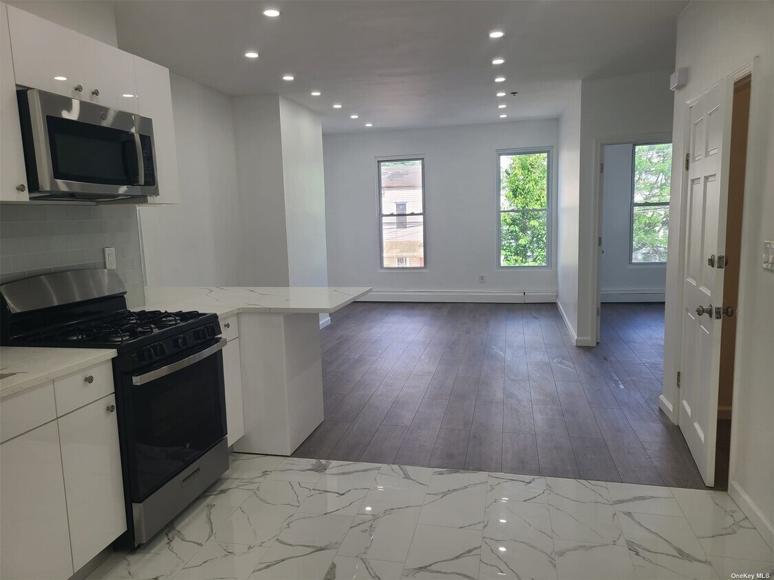 Foto principal - 108 Bradford St