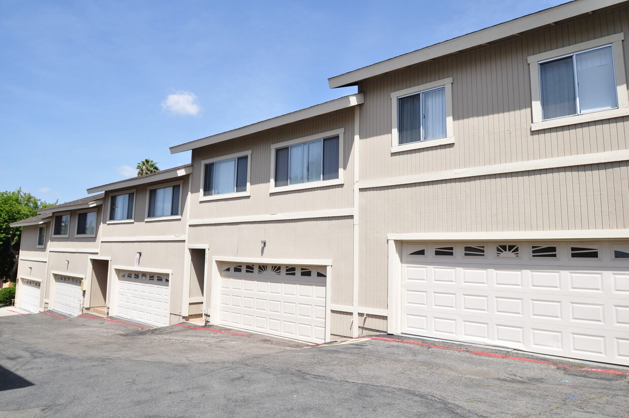 Arcadia Pines Apartments In Vista Ca Westside Rentals