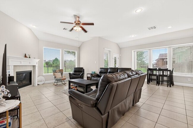 Foto del edificio - 9003 Gardenia Meadow Ln