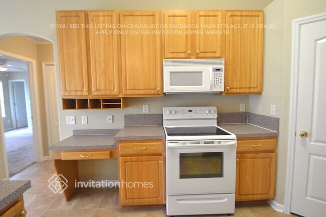 Building Photo - 6886 Wall Springs Dr
