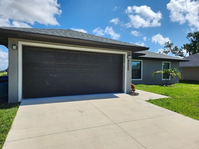 Building Photo - BEAUTIFUL 3 BR / 2 BA HOME RECENTLY REDUCED! MOVE IN SPECIAL FIRST MONTH FREE!!!!!