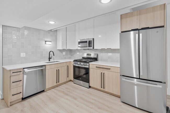 Building Photo - 5627 N Wayne Ave